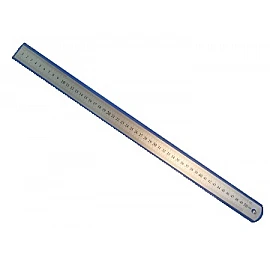 Металлическая линейка 