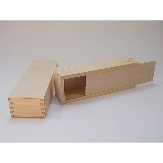 Деревянный пенал с задвижкой