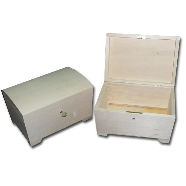 Большая коробка с замком и ключом