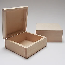 Medium wooden box - square