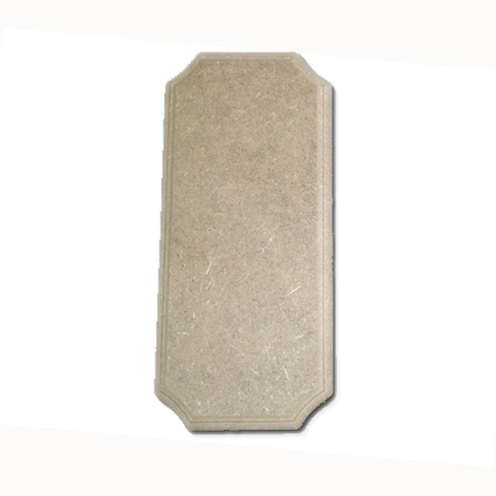 Door plate with decorative edge