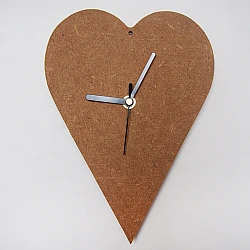 Heart-shaped clock (250×178×7 mm)