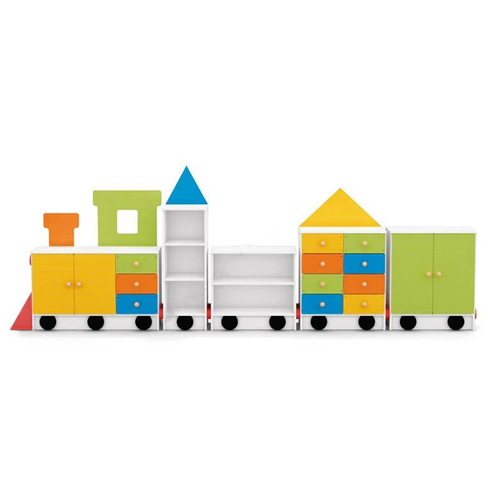 Locomotive with 4 Wagons TRAIN