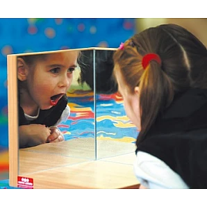 Зеркальный шкаф