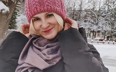 Tādā aukstumā bez cepures ārā labāk neiet!