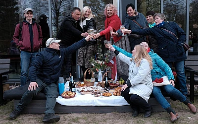 Sveicam Jūs Latvijas Republikas neaktarības atjaunošanas 33. gadadienā!