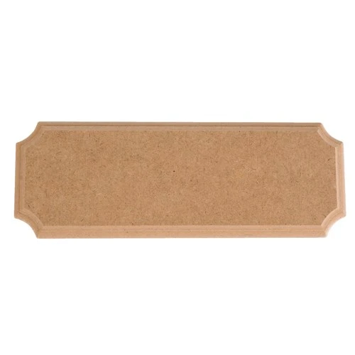 Door plate with decorative edge