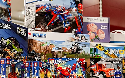 Presents for kids - educating and entertaining toys!