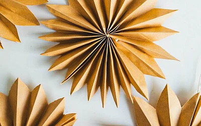 Pašdarinātas Ziemassvētku zvaigznes un sniegpārsliņas!